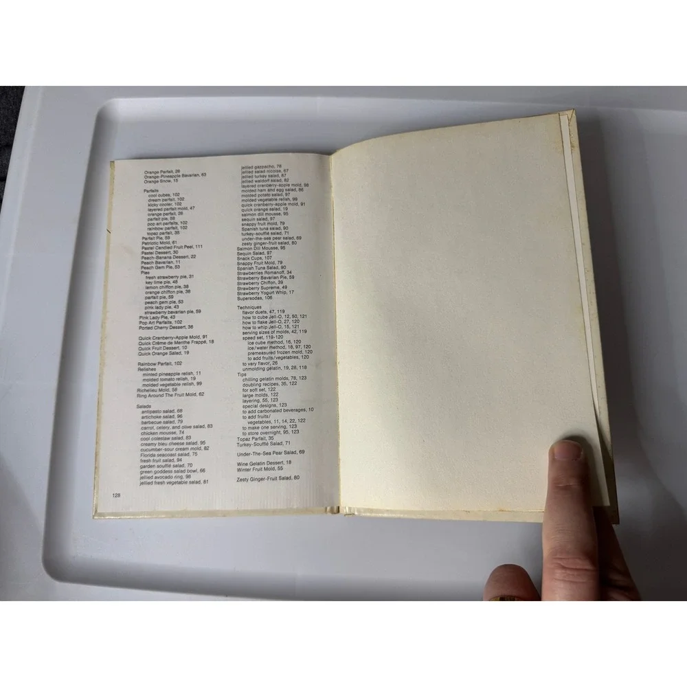 The New‎ Joys of Jell-O Recipe Book 1974 Hardcover General Foods Vintage